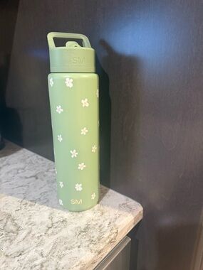 Simply Modern Sage Green Daisy Stainless Bottle